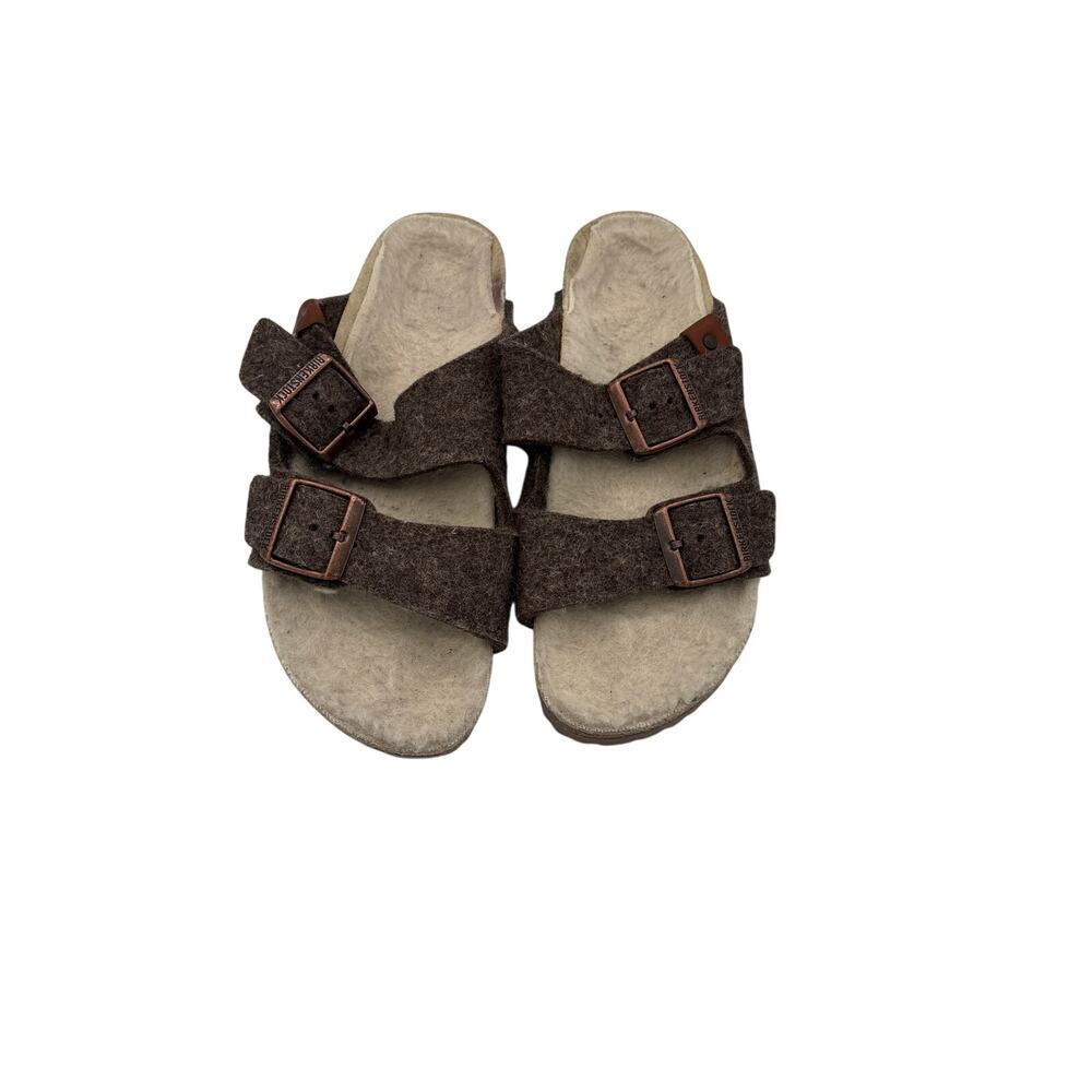 Women’s Birkenstock Size 7 Brown Fuzzy Buckle Sandals w/ Cream Fur Soles